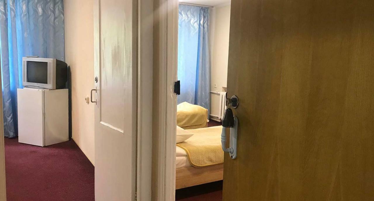 Kozatsky On Antonova Hotell Kiev Exteriör bild