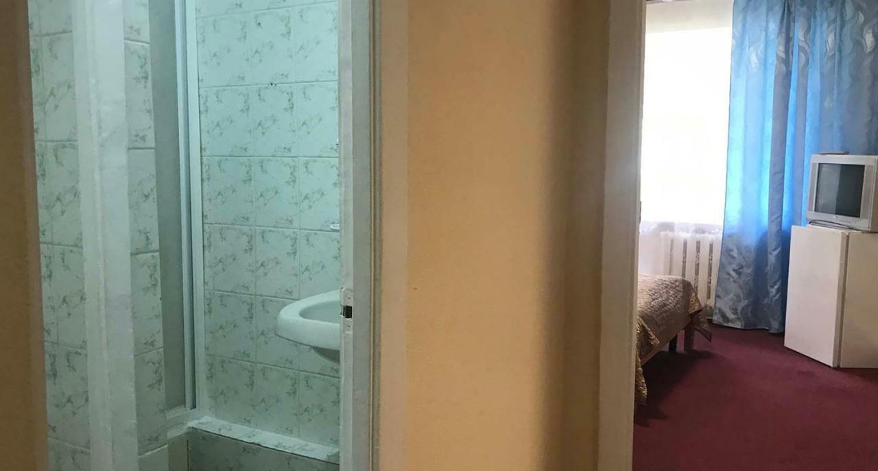 Kozatsky On Antonova Hotell Kiev Exteriör bild