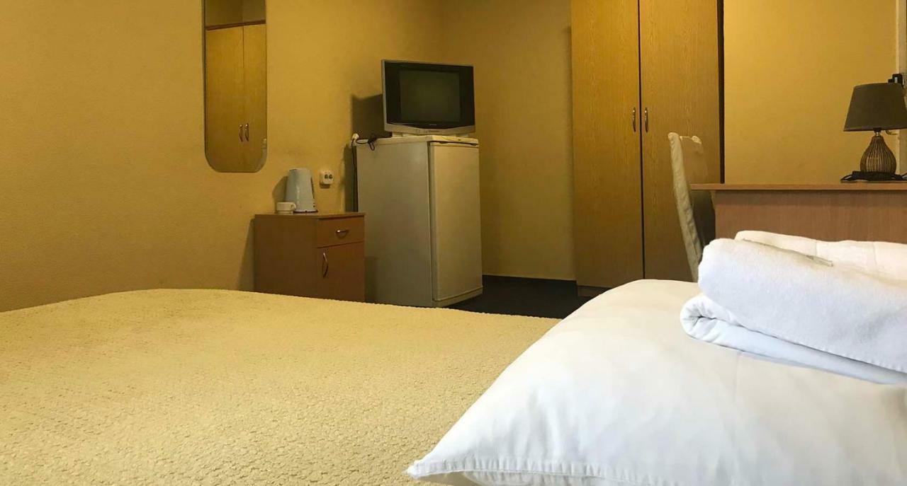 Kozatsky On Antonova Hotell Kiev Exteriör bild